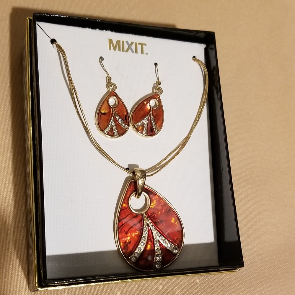 Necklace set - Picture 2 of 16